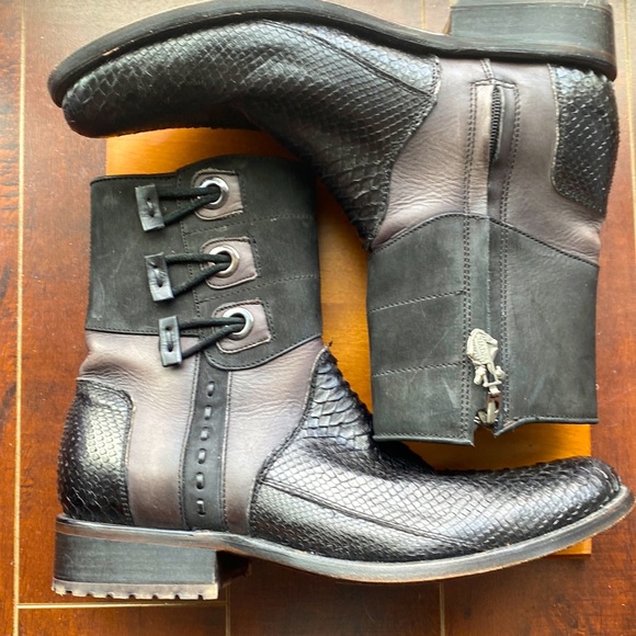 Python boots - Picture 1 of 2